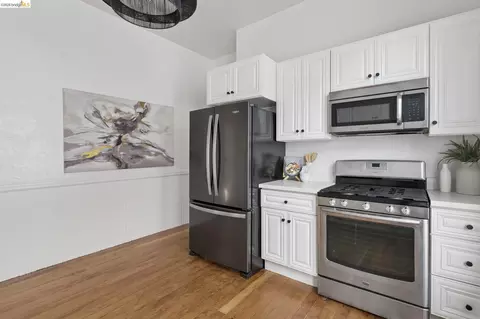 Kitchen - 2138 Pacific Ave, Alameda, CA 94501 photo 4 of 5