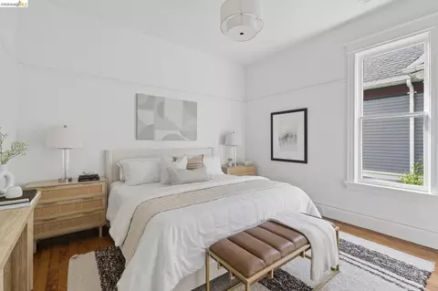 Bedroom - 2138 Pacific Ave, Alameda, CA 94501 photo 1 of 11