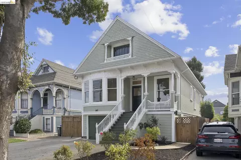 Exterior - 2138 Pacific Ave, Alameda, CA 94501 photo 3 of 11