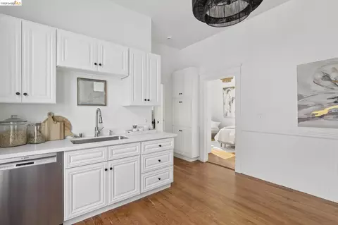 Kitchen - 2138 Pacific Ave, Alameda, CA 94501 photo 3 of 5