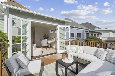 Exterior - 2138 Pacific Ave, Alameda, CA 94501 photo 6 of 11