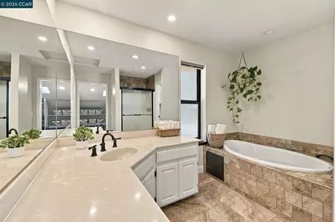 Bath - 1450 Pleasant Ridge Rd, Colfax, CA 95713 photo 1 of 3