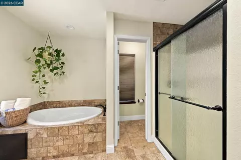 Bath - 1450 Pleasant Ridge Rd, Colfax, CA 95713 photo 3 of 3