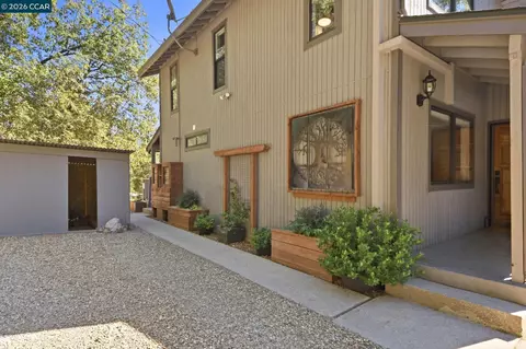 Exterior - 1450 Pleasant Ridge Rd, Colfax, CA 95713 photo 2 of 25
