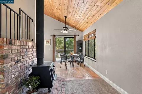 Entry Way - 1450 Pleasant Ridge Rd, Colfax, CA 95713 photo 2 of 4