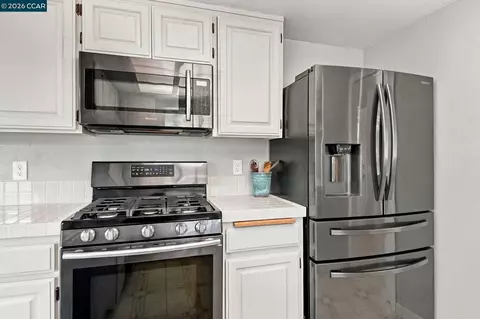 Kitchen - 1450 Pleasant Ridge Rd, Colfax, CA 95713 photo 6 of 7