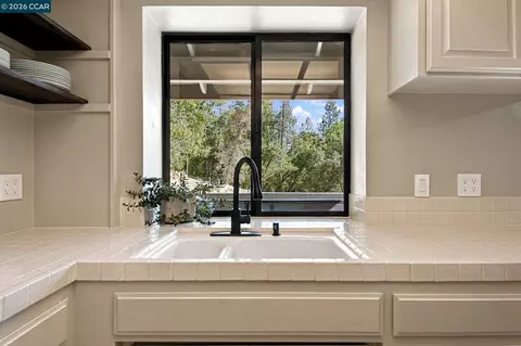 Kitchen - 1450 Pleasant Ridge Rd, Colfax, CA 95713 photo 4 of 7
