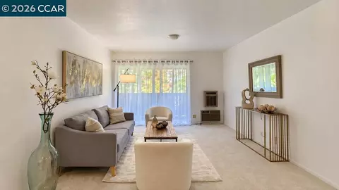 1473 Marchbanks Dr #4, Walnut Creek, CA 94598