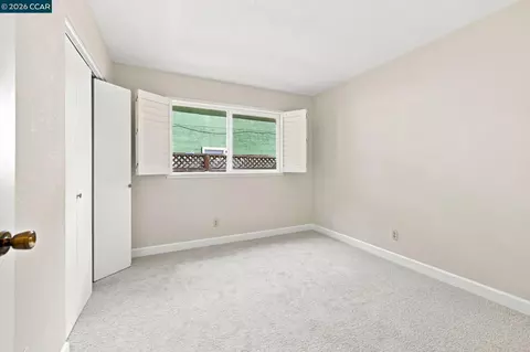 Bedroom - 1284 Pinecrest Dr, Concord, CA 94521 photo 3 of 5