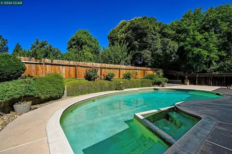 Exterior - 1284 Pinecrest Dr, Concord, CA 94521 photo 5 of 5