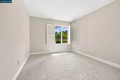 Bedroom - 1284 Pinecrest Dr, Concord, CA 94521 photo 5 of 5