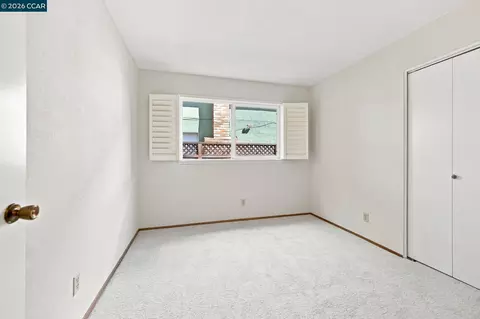 Bedroom - 1284 Pinecrest Dr, Concord, CA 94521 photo 4 of 5