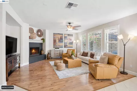 Living - 22 Byron Ct, Concord, CA 94521 photo 2 of 3