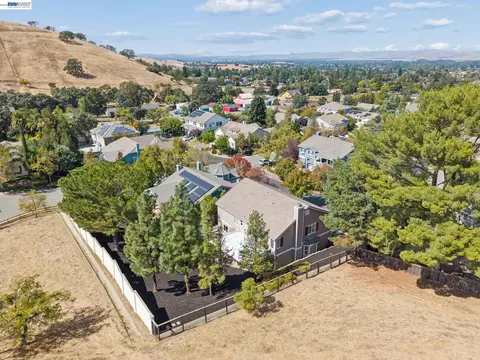 View/Area - 22 Byron Ct, Concord, CA 94521 photo 6 of 6