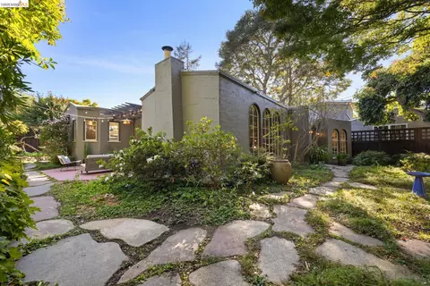 Exterior - 1668 San Lorenzo Ave, Berkeley, CA 94707 photo 5 of 10