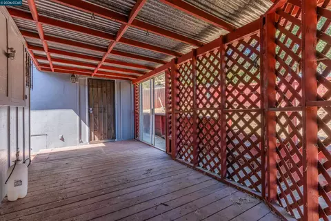 Exterior - 640 Henry St, Vallejo, CA 94591 photo 2 of 4
