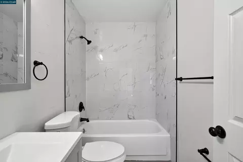 Bath - 640 Henry St, Vallejo, CA 94591 photo 7 of 8