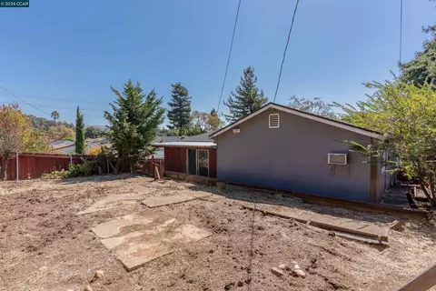 Exterior - 640 Henry St, Vallejo, CA 94591 photo 4 of 4