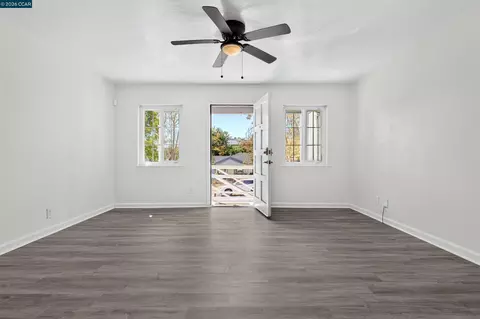 Living - 640 Henry St, Vallejo, CA 94591 photo 1 of 7
