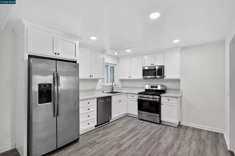 Kitchen - 640 Henry St, Vallejo, CA 94591 photo 2 of 2