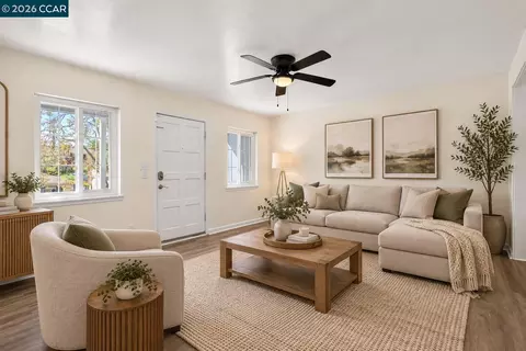 Living - 640 Henry St, Vallejo, CA 94591 photo 3 of 7