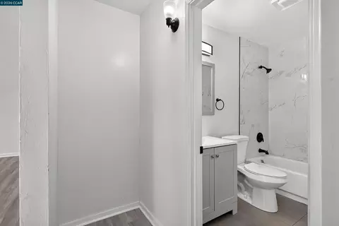 Bath - 640 Henry St, Vallejo, CA 94591 photo 8 of 8