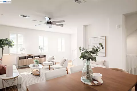 Living - 475 Diller St, Alameda, CA 94501 photo 1 of 1