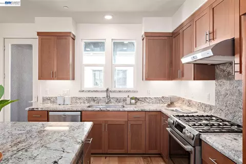 Kitchen - 475 Diller St, Alameda, CA 94501 photo 1 of 3
