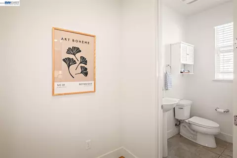 Entry Way - 475 Diller St, Alameda, CA 94501 photo 2 of 2