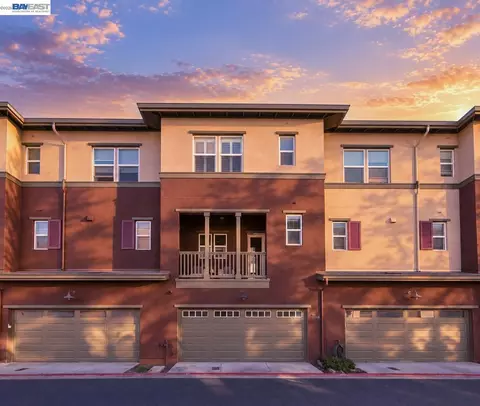 Exterior - 475 Diller St, Alameda, CA 94501 photo 3 of 4