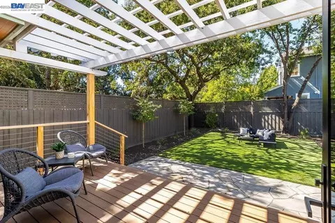 Exterior - 315 E Macarthur, Sonoma, CA 95476 photo 4 of 12