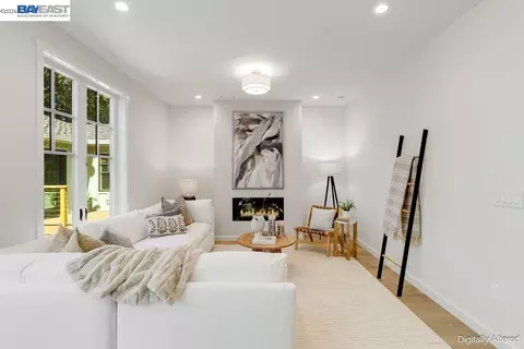 Living - 315 E Macarthur, Sonoma, CA 95476 photo 2 of 3