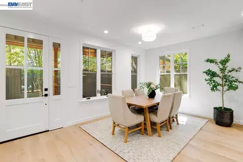 Dining - 315 E Macarthur, Sonoma, CA 95476 photo 2 of 3