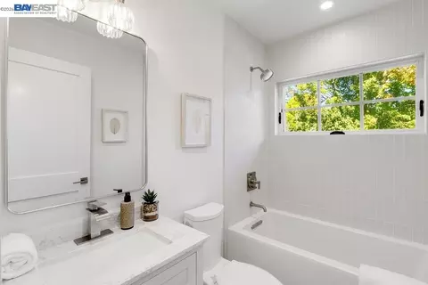 Bath - 315 E Macarthur, Sonoma, CA 95476 photo 2 of 8