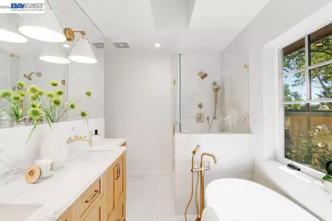 Bath - 315 E Macarthur, Sonoma, CA 95476 photo 4 of 8