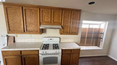 Kitchen - 359 Aspenridge, Milpitas, CA 95035 photo 3 of 4