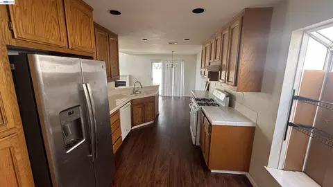 Kitchen - 359 Aspenridge, Milpitas, CA 95035 photo 2 of 4