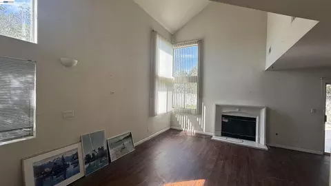 Living - 359 Aspenridge, Milpitas, CA 95035 photo 3 of 4