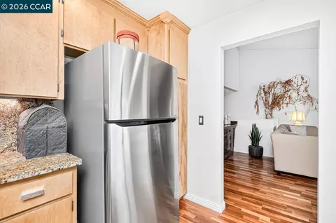 Kitchen - 2454 Heatherleaf Ln #3, Martinez, CA 94553 photo 5 of 5