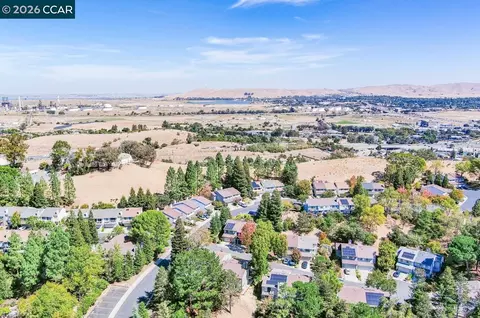 View/Area - 2454 Heatherleaf Ln #3, Martinez, CA 94553 photo 5 of 7