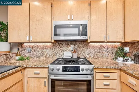 Kitchen - 2454 Heatherleaf Ln #3, Martinez, CA 94553 photo 3 of 5