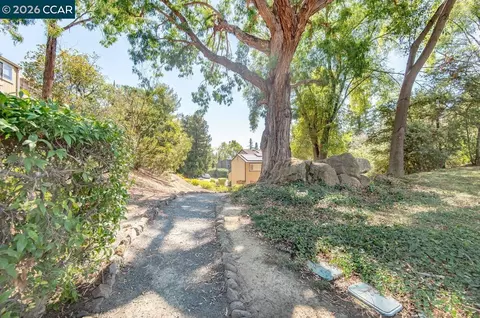 Exterior - 2454 Heatherleaf Ln #3, Martinez, CA 94553 photo 15 of 17