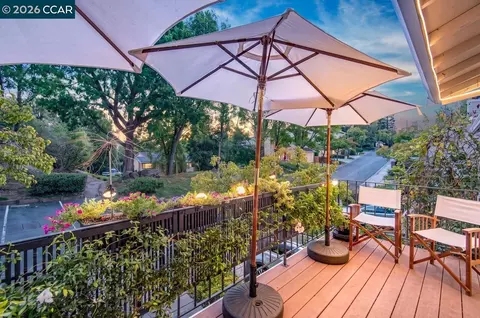 Exterior - 2454 Heatherleaf Ln #3, Martinez, CA 94553 photo 3 of 17