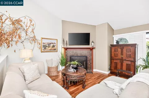 Living - 2454 Heatherleaf Ln #3, Martinez, CA 94553 photo 1 of 1