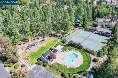 View/Area - 2454 Heatherleaf Ln #3, Martinez, CA 94553 photo 1 of 7