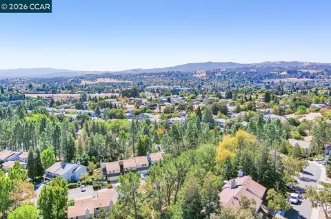 View/Area - 2454 Heatherleaf Ln #3, Martinez, CA 94553 photo 4 of 7
