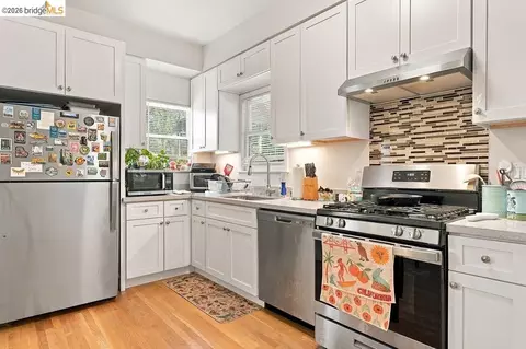 Kitchen - 2307-2309 Prince St, Berkeley, CA 94705 photo 3 of 8