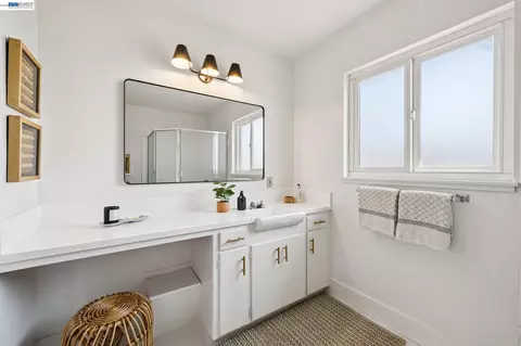 Bath - 3315 Central Ave, Alameda, CA 94501 photo 3 of 4