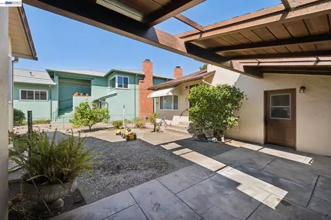 Exterior - 3315 Central Ave, Alameda, CA 94501 photo 2 of 5