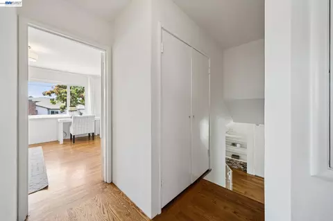 Entry Way - 3315 Central Ave, Alameda, CA 94501 photo 2 of 3